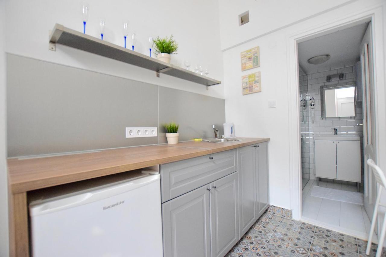 Budget Apartment By Hi5 - Kertesz Street Budapest Bagian luar foto